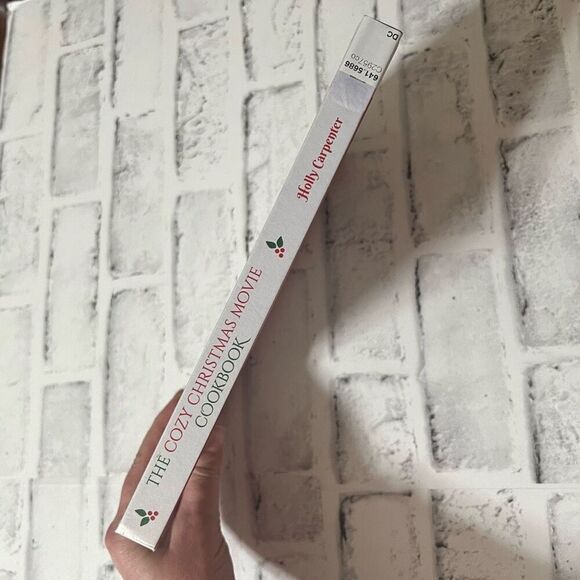 The Cozy Christmas Movie Cookbook Mouthwatering Food to Enjoy by Holly Carpenter - Picture 12 of 15